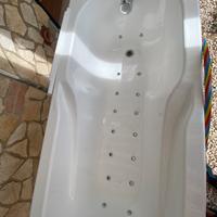 Vasca da bagno idromassaggio