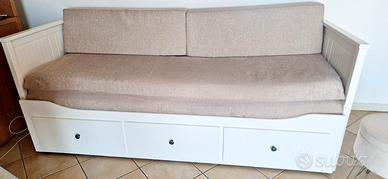 Divano letto matrimoniale con cassettoni