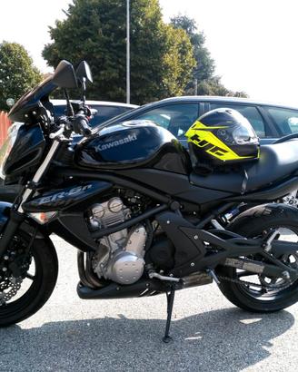 Moto Kawasaki er6n
