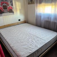 Letto matrimoniale con materasso