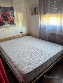 Letto matrimoniale con materasso