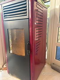 Stufa a pellet 8 kW con canna fumaria