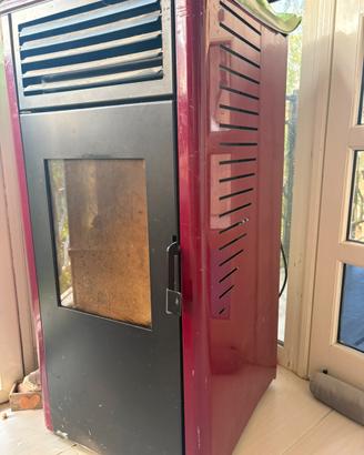 Stufa a pellet 8 kW con canna fumaria