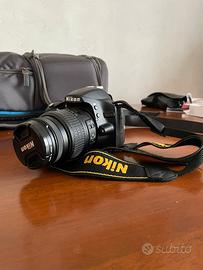 Nikon D3200 Reflex + Obiettivo 18-55mm + Zainetto