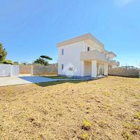 PORZIONE DI BIFAMILIARE A ANZIO