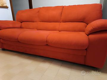 Divano 3 posti in tessuto rosso 