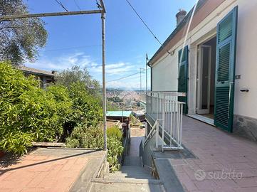 CASA SEMINDIPENDENTE A LA SPEZIA