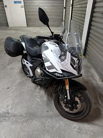 moto CF MOTO 650 MT.