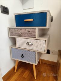 Comodino creativo stile mix & match – design unico