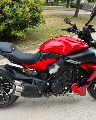 Ducati Diavel V4 2023