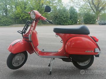 vespa P200E