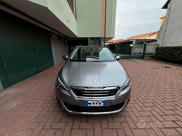 Peugeot 308 1.2 PureTech 130cv – Tetto Panoramico 