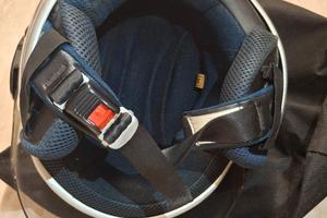 casco omologato con visiera 