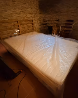 Letto una piazza e mezzo + materasso Ikea