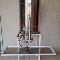 Dosatrice invasettatrice per apicoltura miele