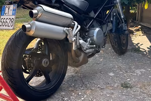 Ducati monster S2R 800