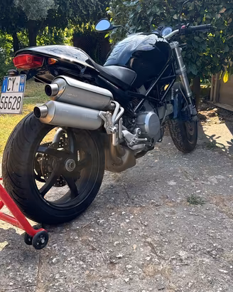 Ducati monster S2R 800