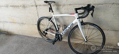 Bici da corsa FOCUS izalco race