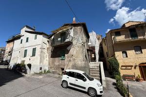 3 LOCALI A SUBIACO