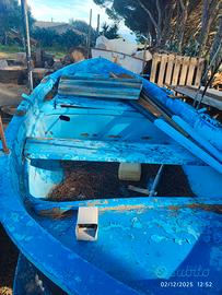 gozzo in vetroresina carenato