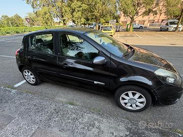 RENAULT CLIO 1.5 2010
