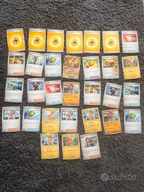 Lotto di carte Pokémon.