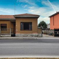 Capannone Laboratorio annessa Abitazione