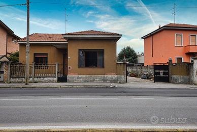 Capannone Laboratorio annessa Abitazione