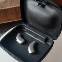 Apparecchi acustici per persone con problemi di ud