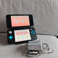 Nintendo 2DS XL con caricatore 