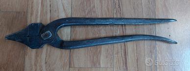 Vecchia pinza da fabbro