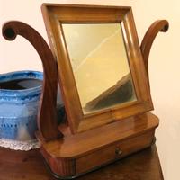 PICCOLA SPECCHIERA DA TOILETTE CON CASSETTO