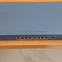 Switch 8 porte POE 10/100 + 1 uplink per TVCC