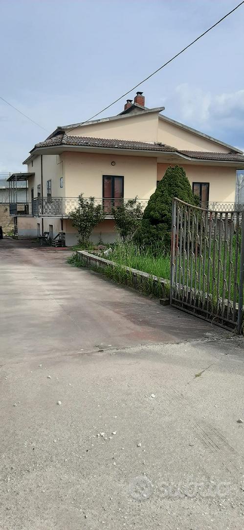 Casa – BN - Vista 2