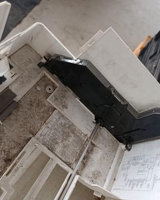 DAIKIN meccanismo di apertura sx per unità interna