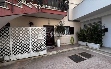 Appartamento con ingresso indipendente a piano ter