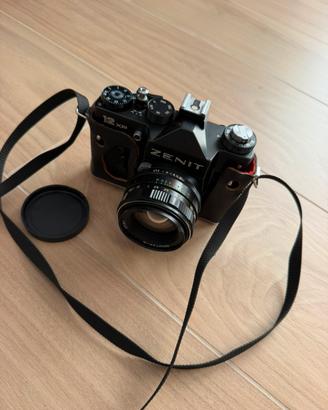 Zenit 12 XP funzionante con obiettivo