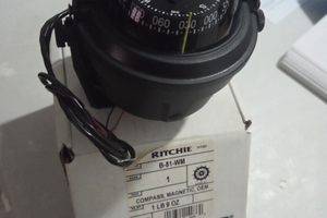 Bussola per imbarcazioni