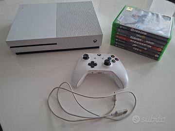 Xbox One S (1TB) + Controller
