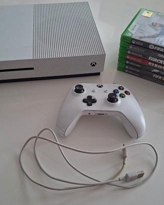 Xbox One S (1TB) + Controller