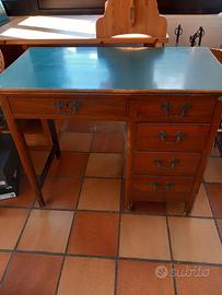 Scrivania in legno anni '40