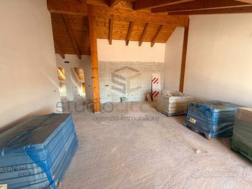 Mansarda Di Nuova Costruzione In Condominio