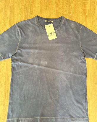 T-shirt Zara effetto slavato con cartellino