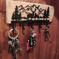 Portachiavi da parete in legno e metallo montagna