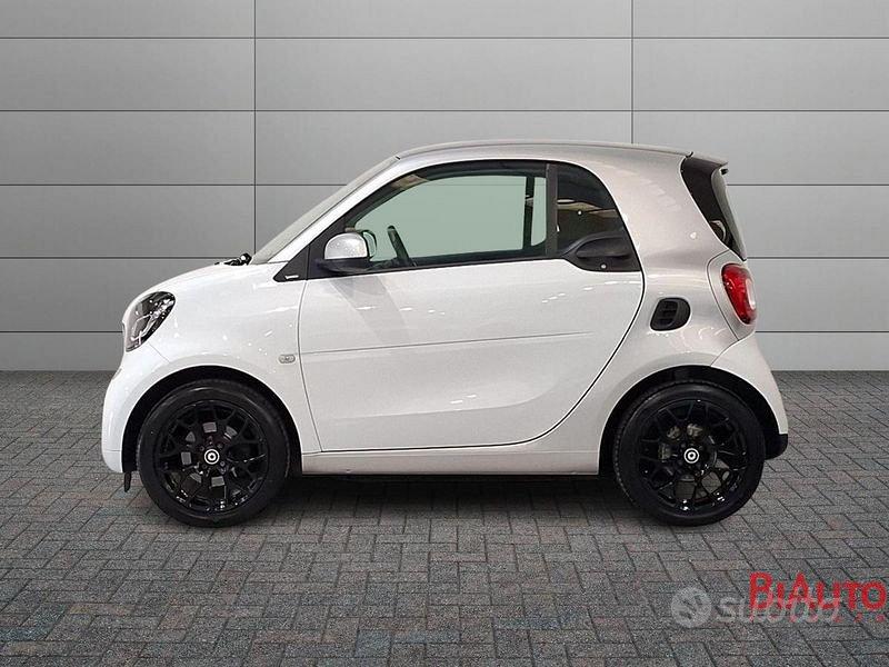 Smart Fortwo 2019 photo 2