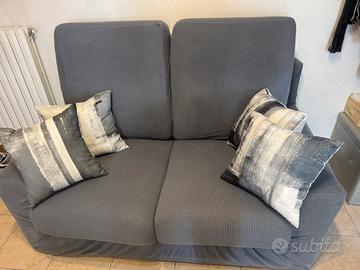 Divano 2 posti Samoa con cuscini