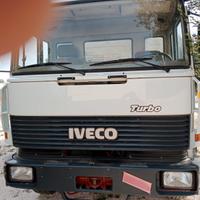 IVECO 190/26 con cisterna - Targa Gialla
