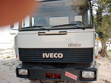 IVECO 190/26 con cisterna - Targa Gialla