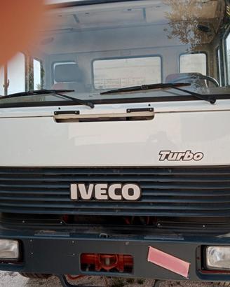 IVECO 190/26 con cisterna - Targa Gialla