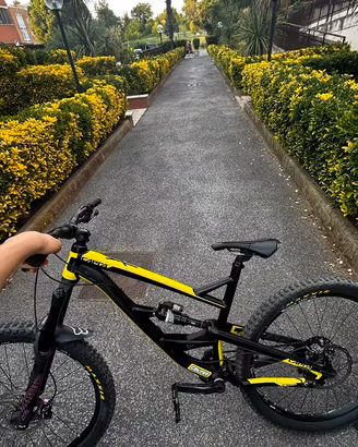 MTB da enduro YT capra al comp